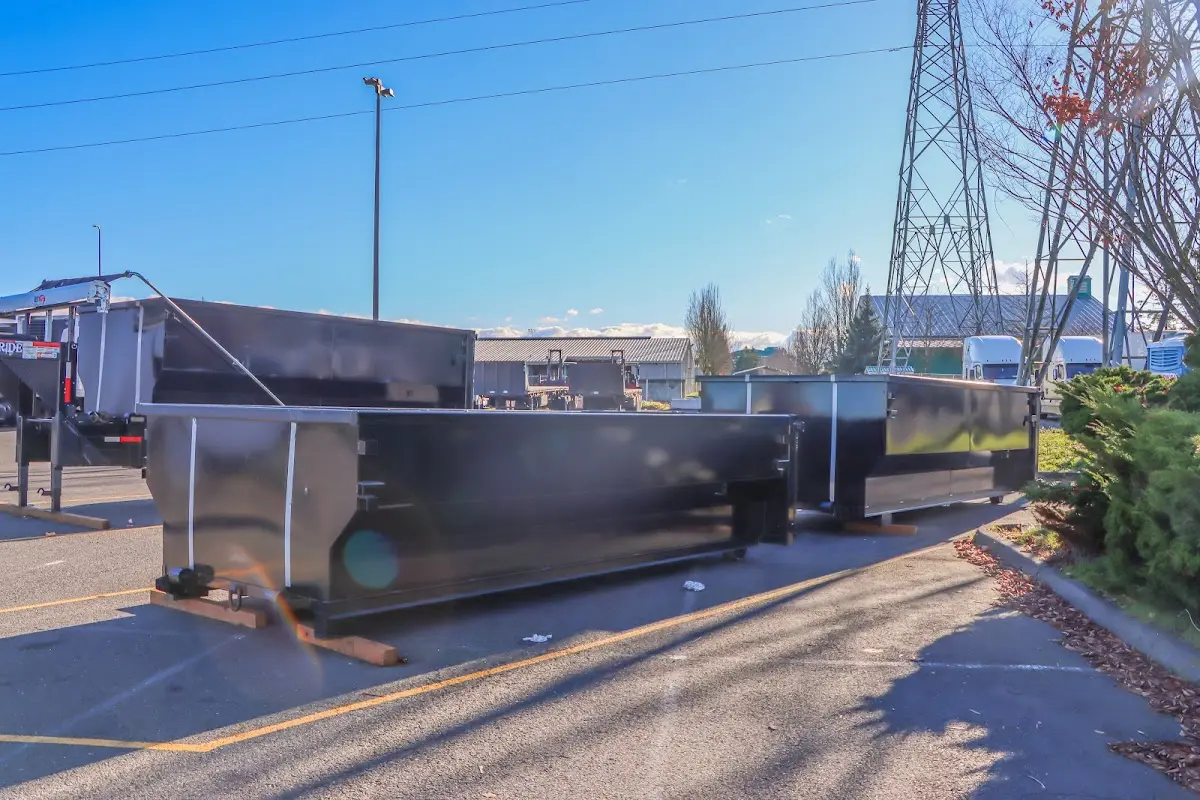 Professional dumpster rental and junk removal service in Oakridge